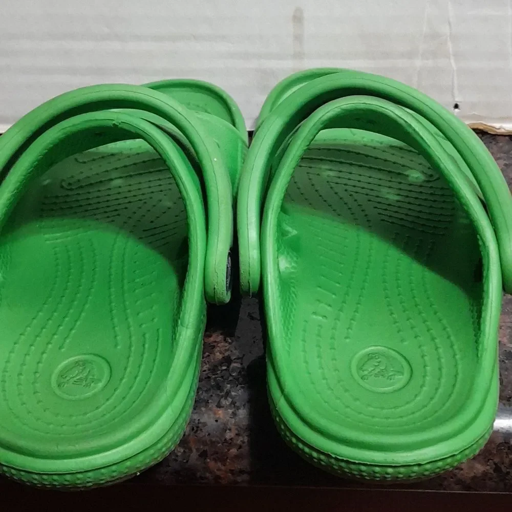 Crocs Lime Green Water Shoes...Size 8-9...excellent condition.